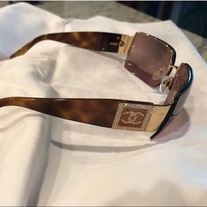 Chanel tortoise shell sunglasses